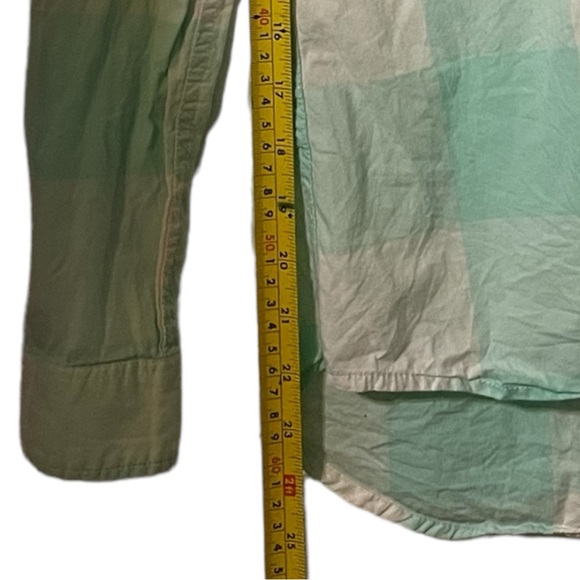 Bundle of Tommy Hilfiger, Gap and Riders by Lee Women’s Button-up shirts. - Picture 9 of 13